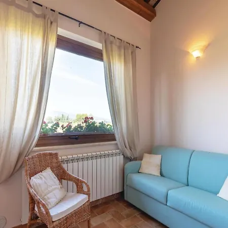 Six-bedroom Holiday In Castel Ritaldi Castel San Giovanni (Umbria)