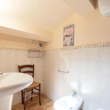 Six-bedroom Holiday In Castel Ritaldi Vakantiehuis