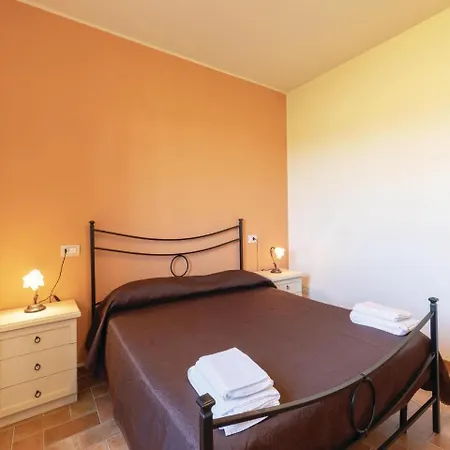 Six-bedroom Holiday In Castel Ritaldi Vakantiehuis