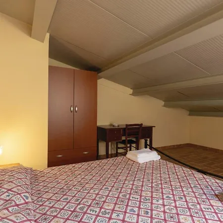 Six-bedroom Holiday In Castel Ritaldi