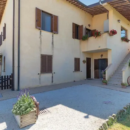 Six-bedroom Holiday In Castel Ritaldi Castel San Giovanni (Umbria)