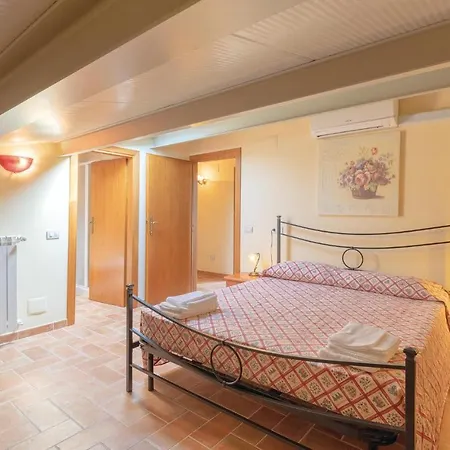 Vakantiehuis Six-bedroom Holiday In Castel Ritaldi Castel San Giovanni (Umbria)